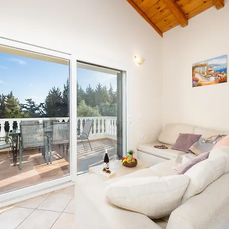 빌라 Iremia Astrakeri